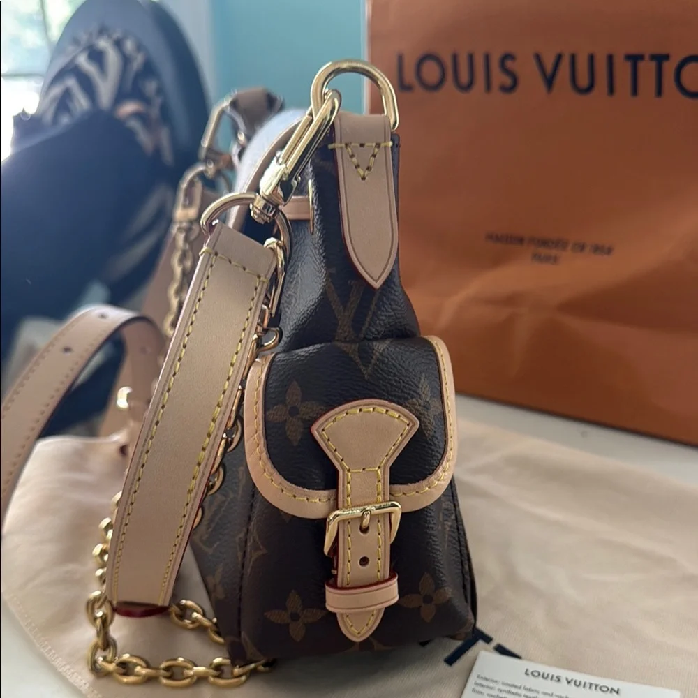 Louis Vuitton Odyssee Monogram Canvas Shoulder/Cossbody Bag in Brown w/dust bag